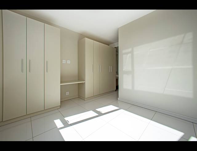 2 BEDROOM APARTMENT TO LET IN ROSEBANK